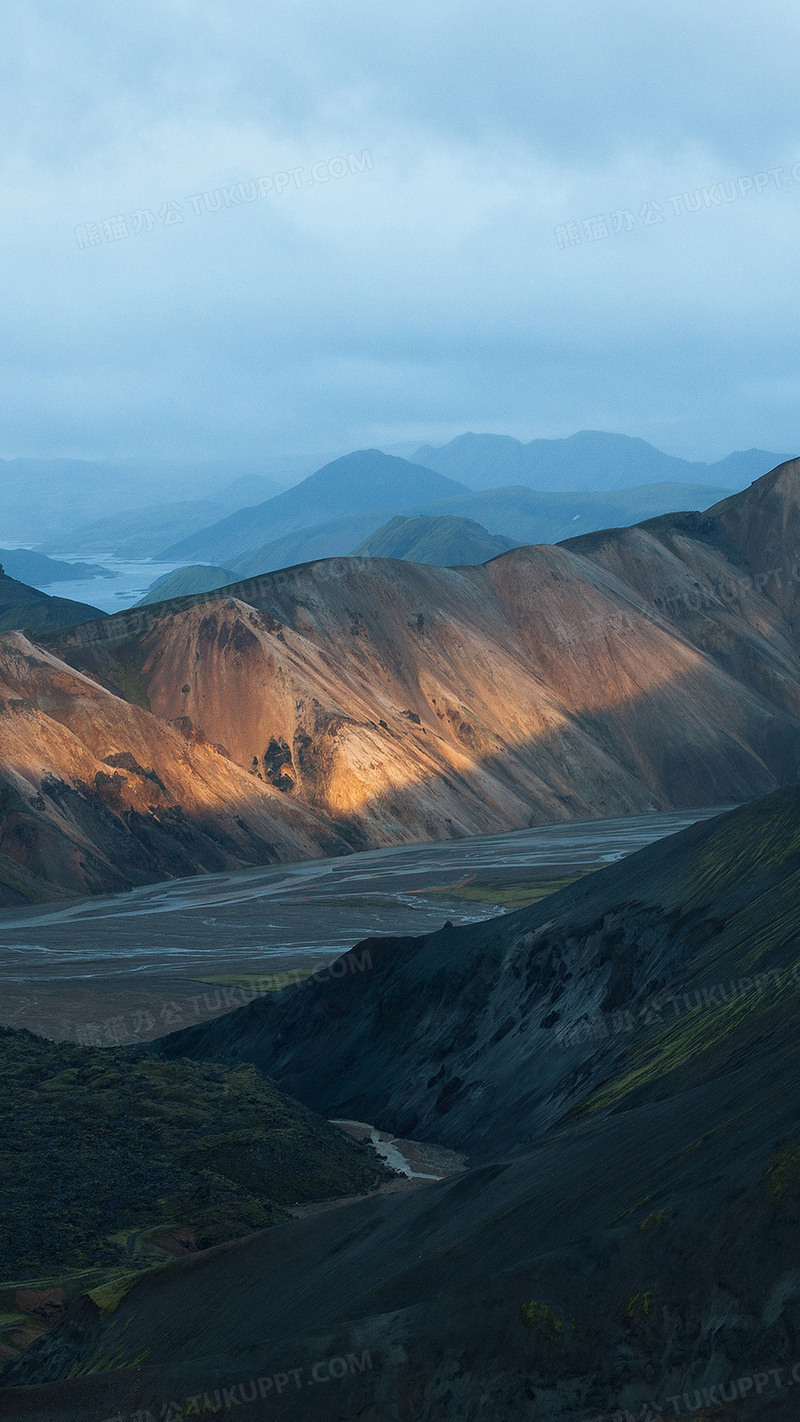 蓝色小清新大山手机端h5背景