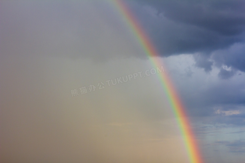 雨后天空彩虹局部图片
