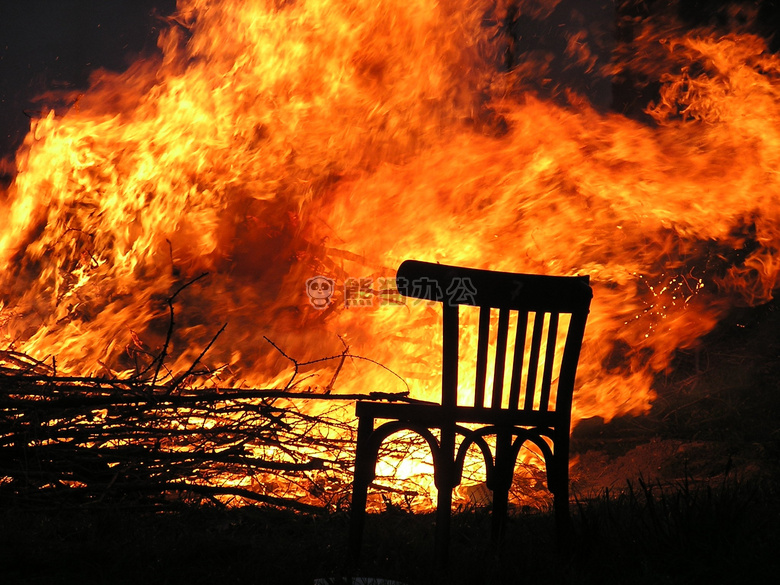 燃烧 椅子 火