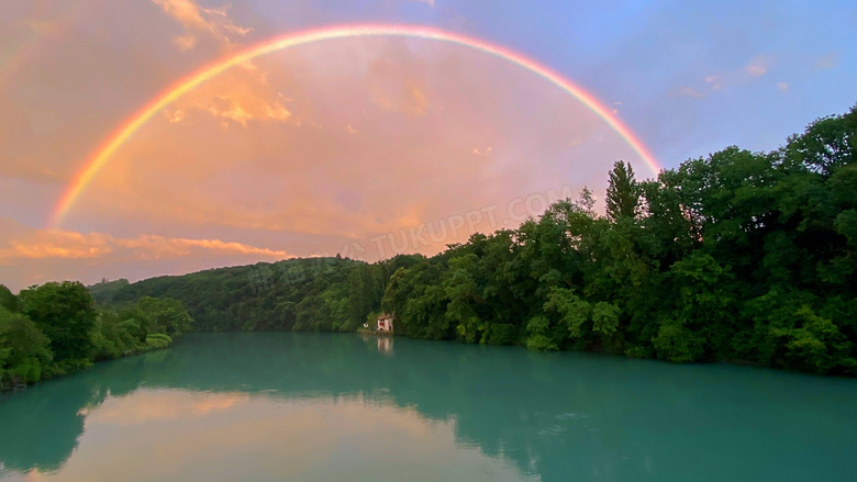 湖水树林与天上的彩虹摄影高清图片