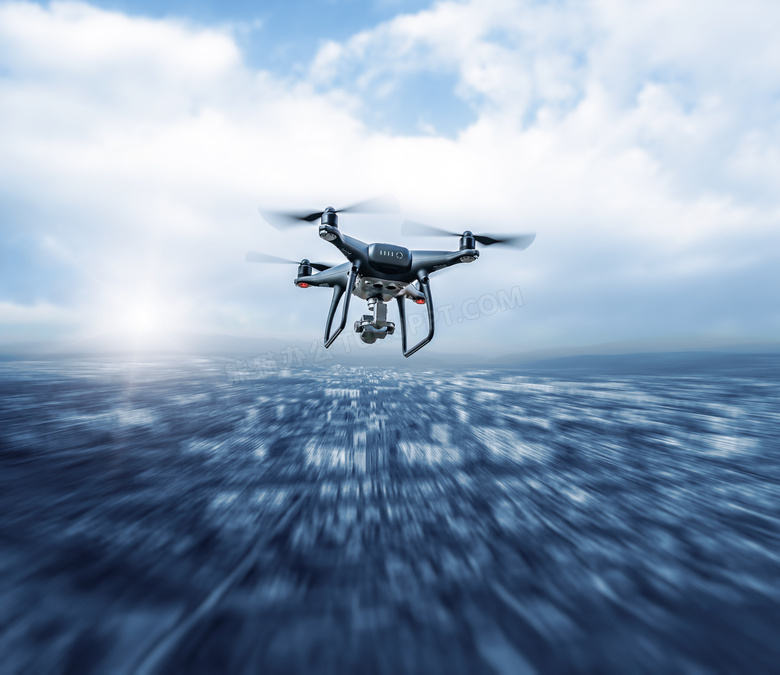 在水面上飞行的无人机摄影高清图片