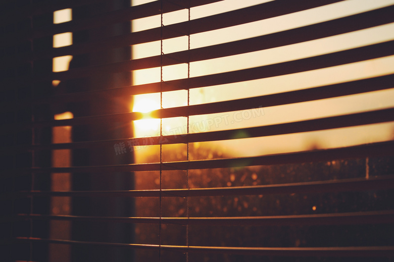 透过百叶窗看到的阳光摄影高清图片