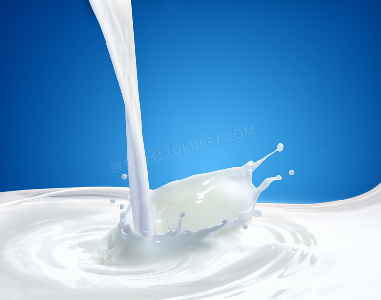倾倒牛奶时形成的奶花摄影高清图片