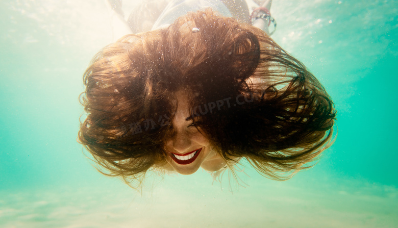 入水后的乱发美女人物摄影高清图片