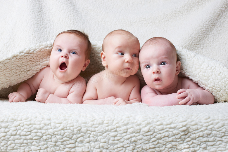 表情各异的三个小宝宝摄影高清图片