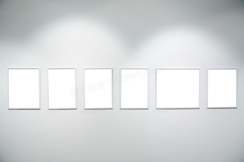 展览室里的空白画框摄影高清图片