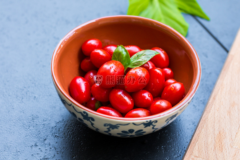碗 樱桃 西红柿