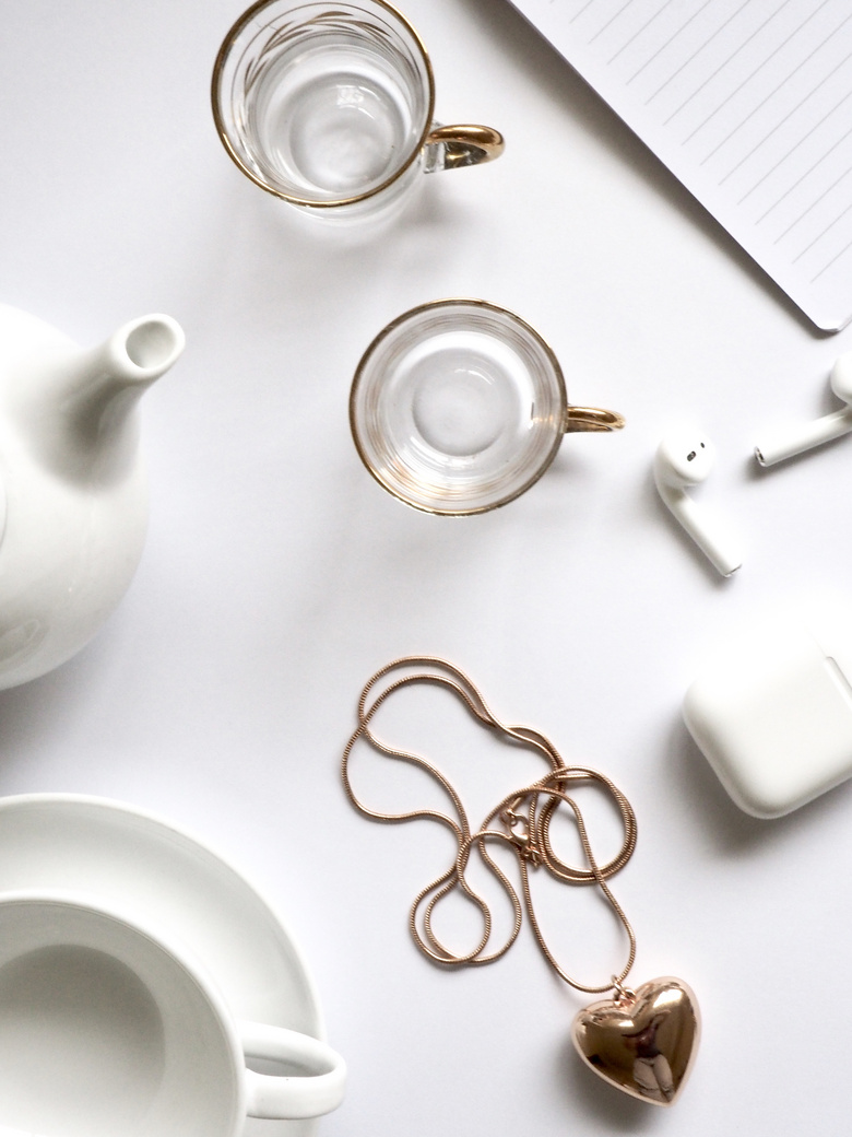 杯 耳机 flatlay 