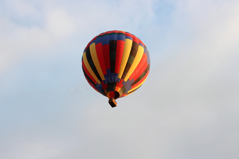 高空彩色热气球图片