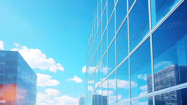 现代建筑玻璃外墙映射蓝天白云图片