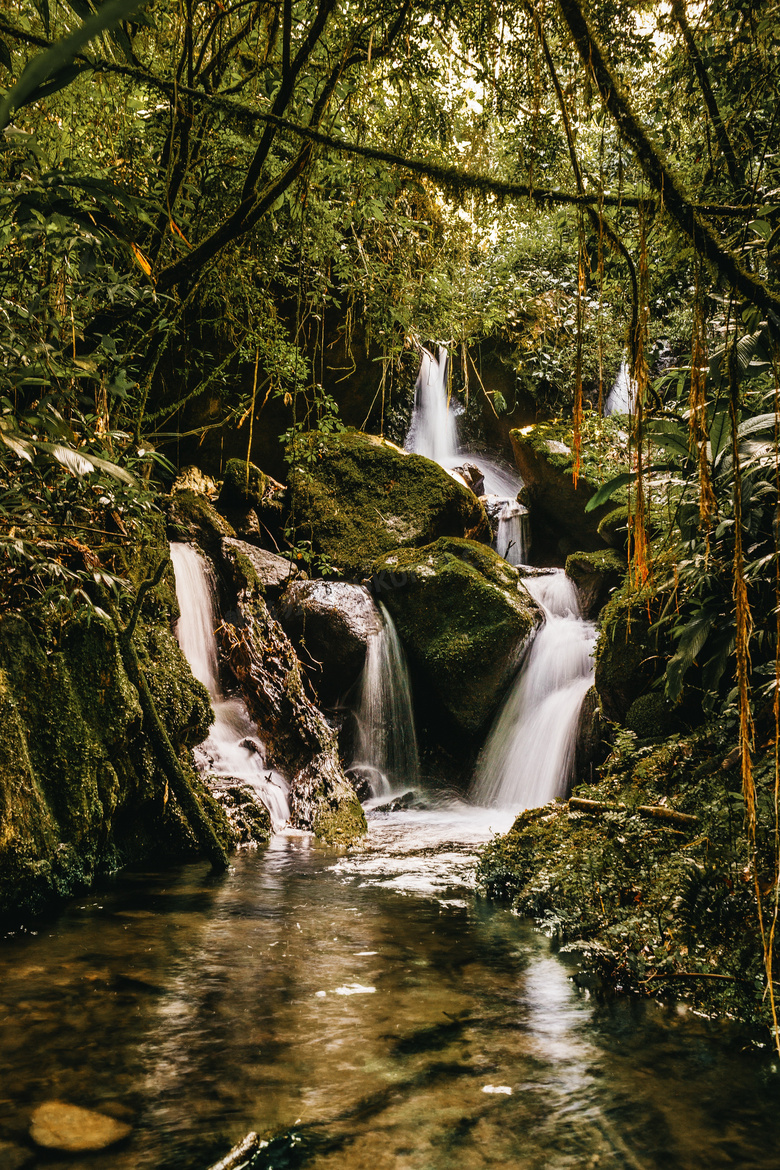 青山流水风景图片