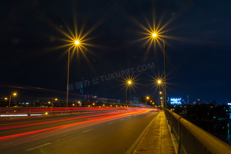 城市公路璀璨灯光夜景图片