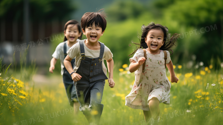 春天在草地上奔跑的孩子图片