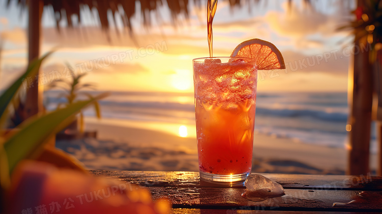 海边夕阳下的饮料图片