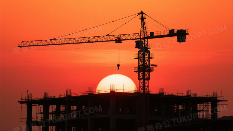塔吊剪影日落工地图片