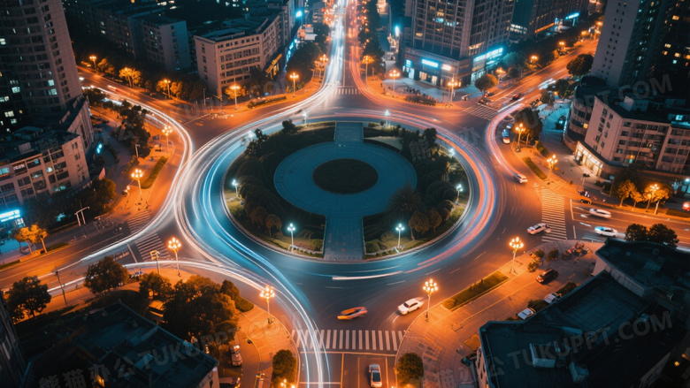 城市环形路口夜景俯拍图片