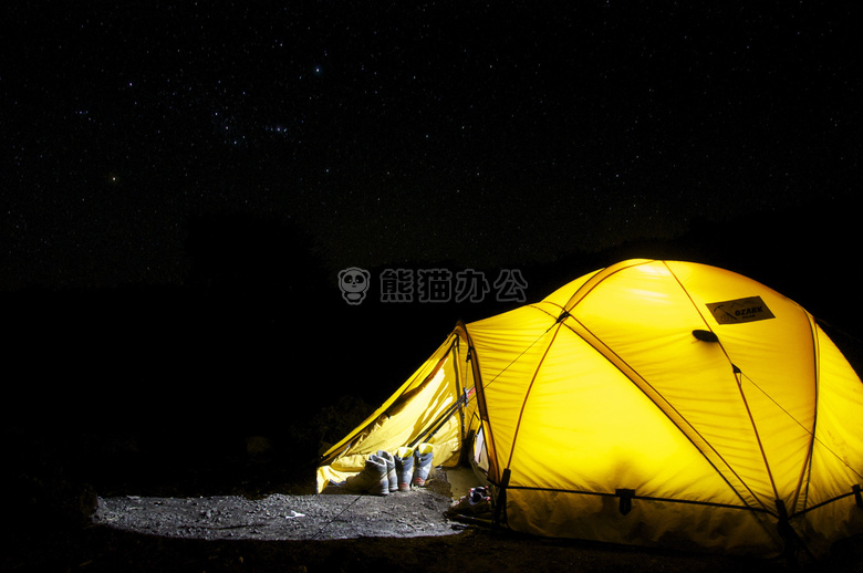 黄色露营帐篷图片