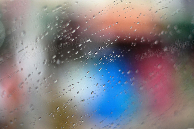 模糊的雨水玻璃海报背景