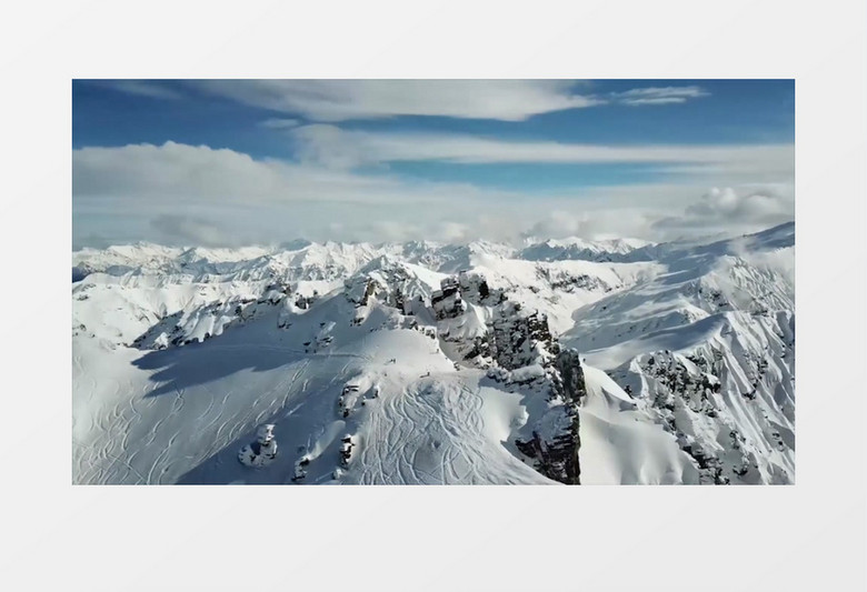 天空俯拍巍峨的雪山实拍视频