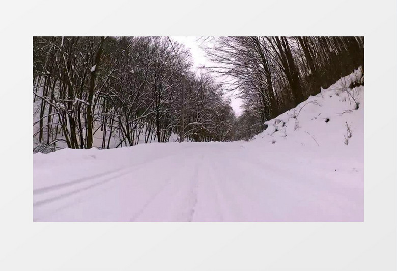 被雪覆盖的白色街道实拍视频素材