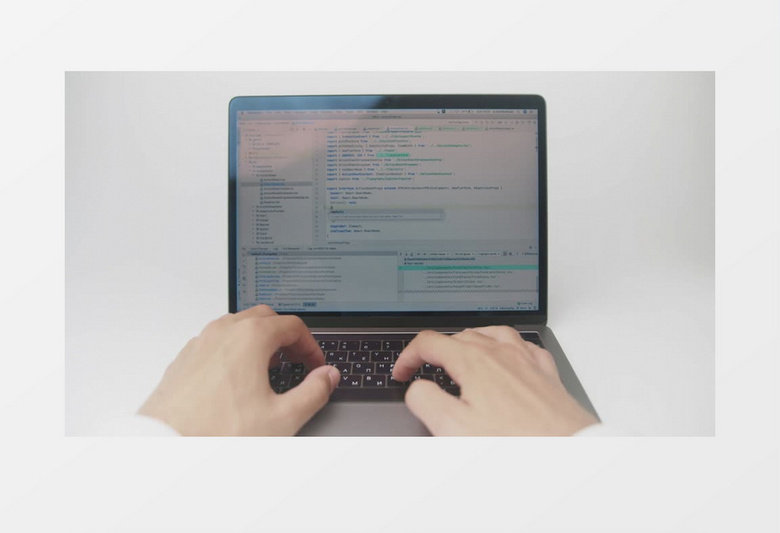 程序员在电脑上写代码实拍视频素材