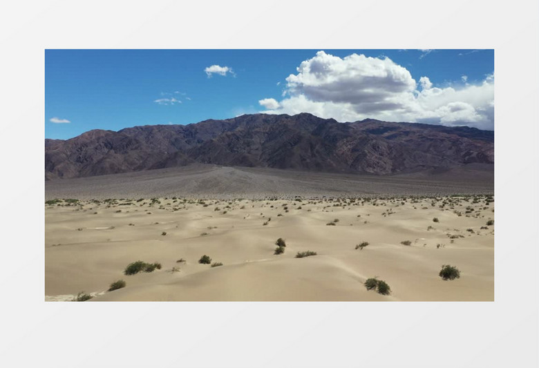 大西北边上的沙漠及大山实拍视频