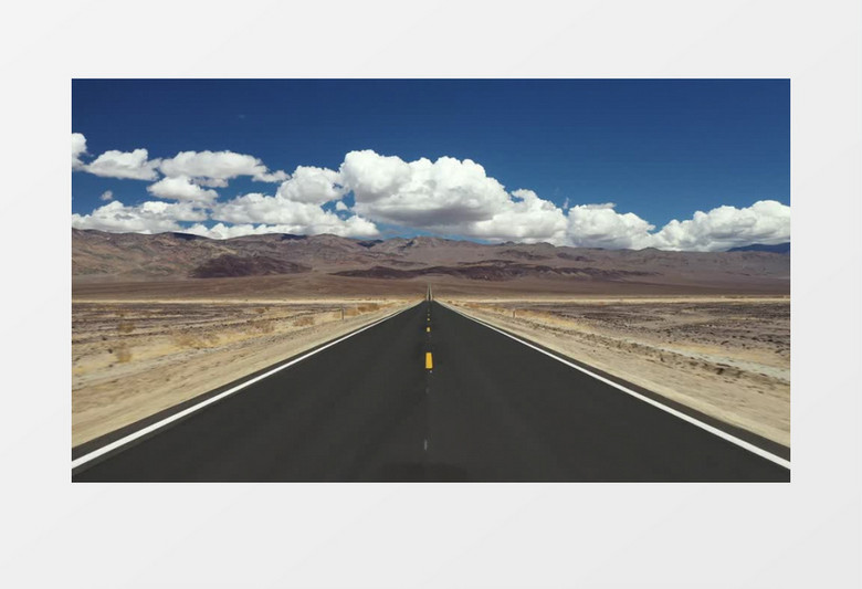荒漠里一条笔直的公路实拍视频