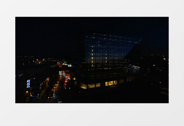 实拍夜晚城市交通和玻璃建筑物实拍视频素材 实拍夜晚城市交通和玻璃建筑物实拍视频素材