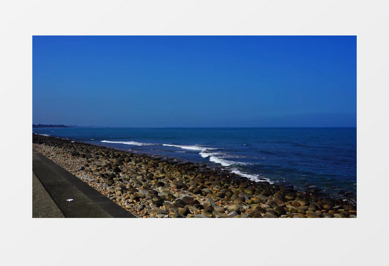 海边不断涌起的白色海浪实拍视频素材