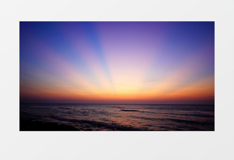 傍晚夕阳映照的海边实拍视频素材