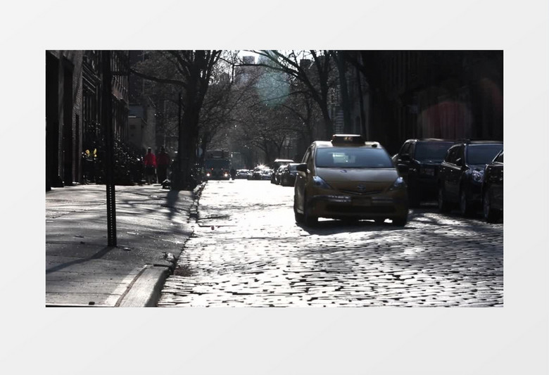 近距离拍摄美国纽约城市中心出租车行驶实拍视频素材
