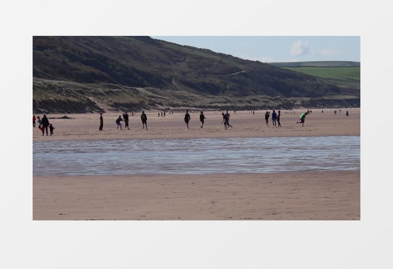 沙滩海边玩耍的人实拍视频素材