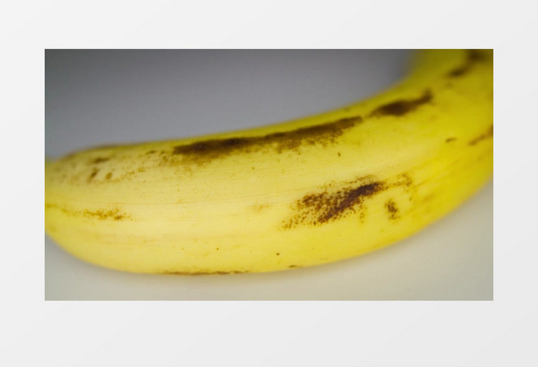 高清拍摄水果香蕉渐渐熟透实拍视频