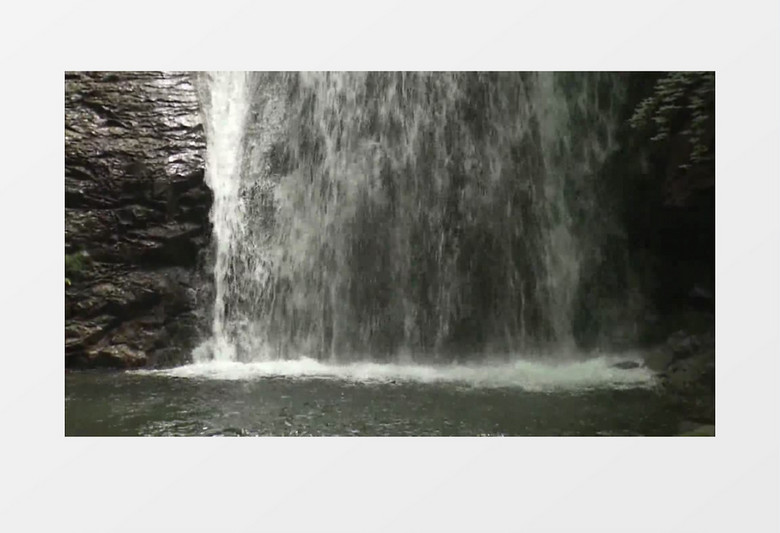 岩间汹涌大瀑布实拍视频素材