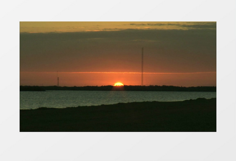 太阳升起日出湖面水波实拍视频素材