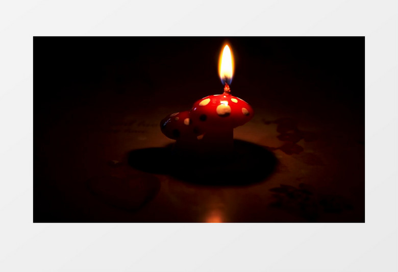 可爱的蘑菇造型蜡烛视频素材