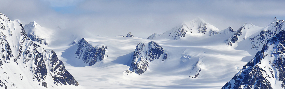 2362 x 3543格式: psd唯美雪山背景jpg像素:800 x 800格式: jpg大氣