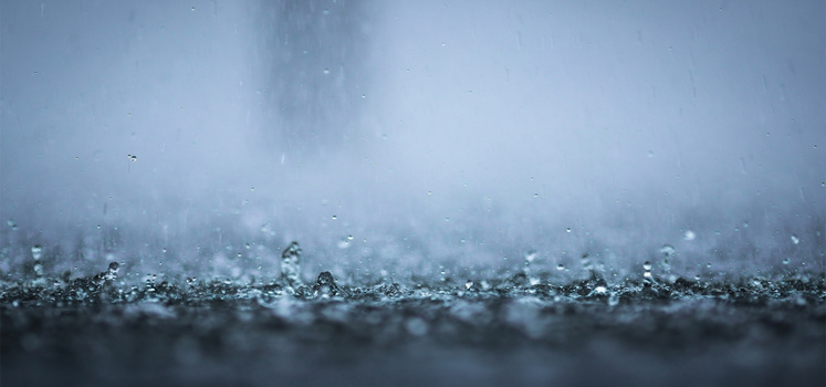 雨天海报背景图片大全 雨天海报背景素材下载 熊猫办公