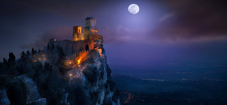 山东月亮城堡图片