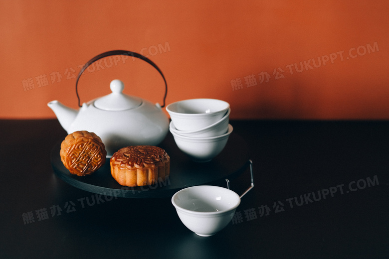 桃山皮月饼中秋氛围美食摄影图
