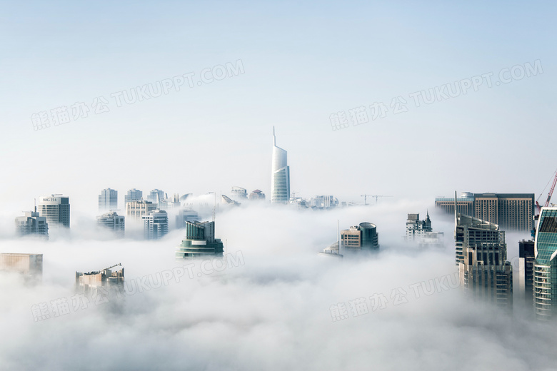 高耸入云的城市建筑背景图片