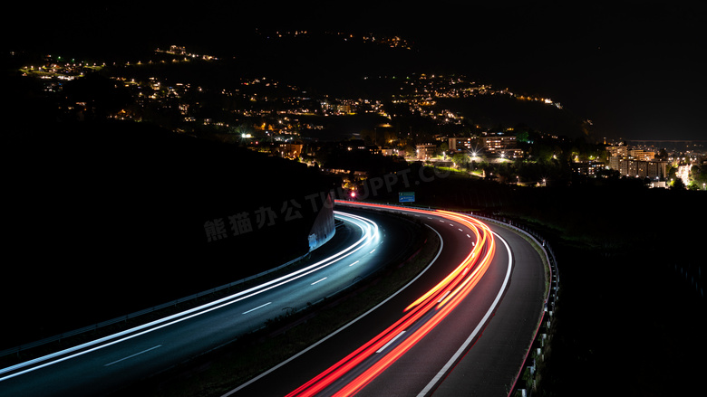 夜晚公路璀璨夜景图片