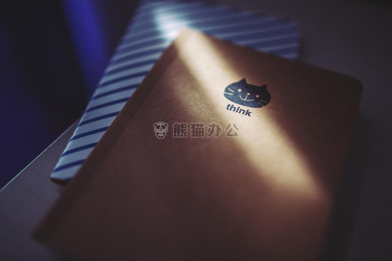 书桌 便条簿 射线