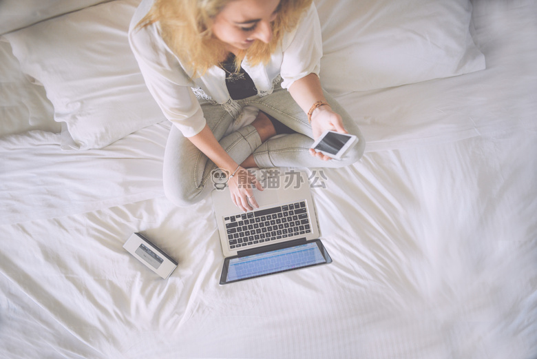 苹果 女商人 通信