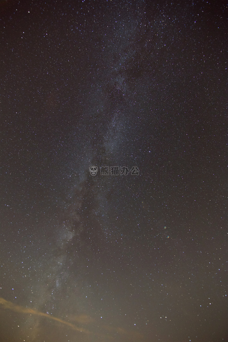 黑暗的 乳白色的 方式