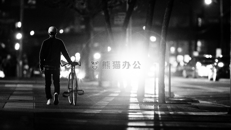 自行车 黑白 黑暗的