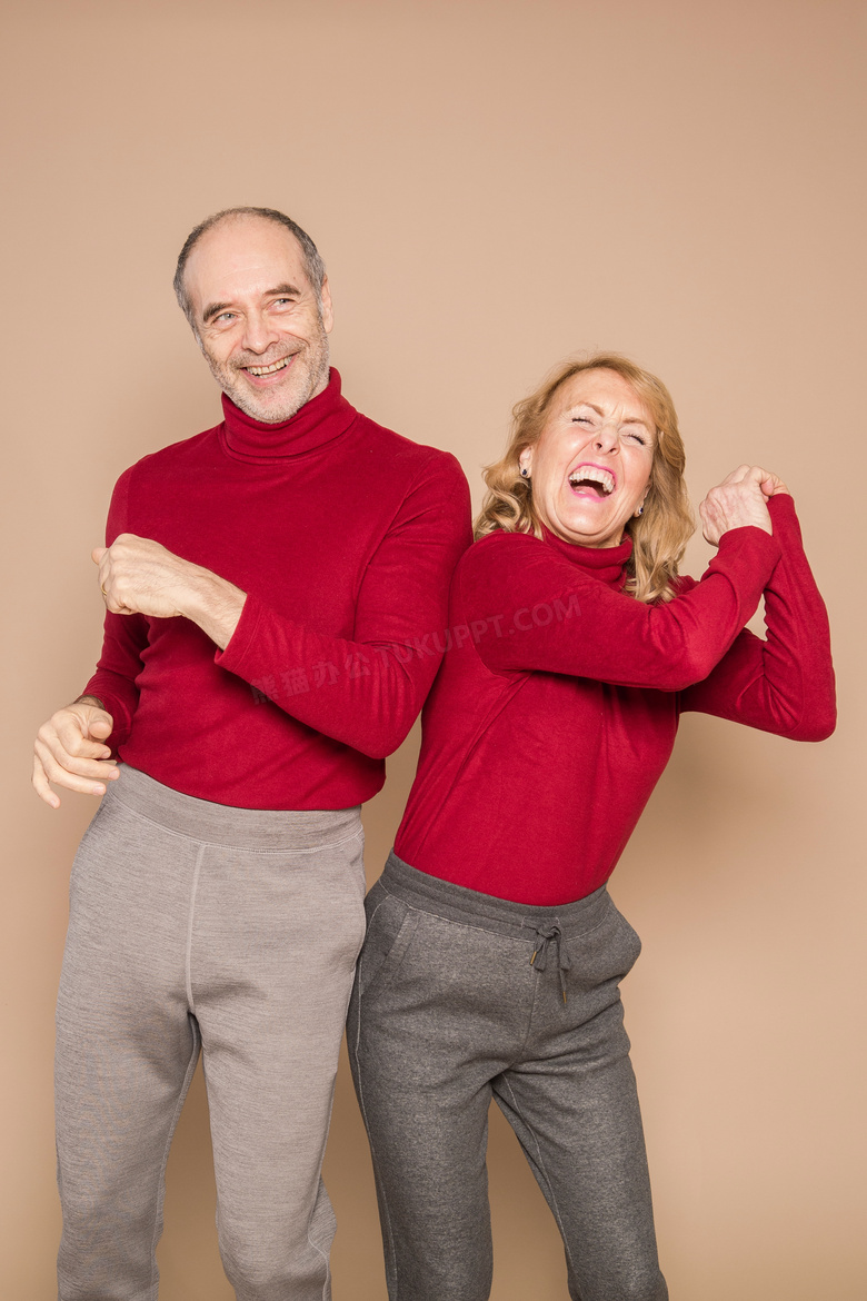 老夫老妻穿红毛衣跳舞图片
