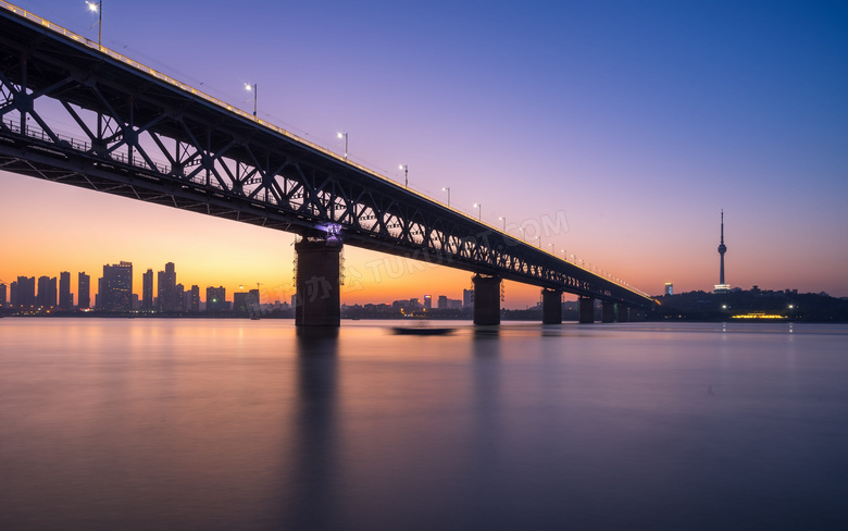 武汉长江大桥黄昏图片
