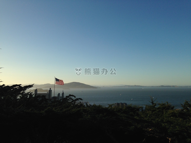 COIT 塔 旗帜