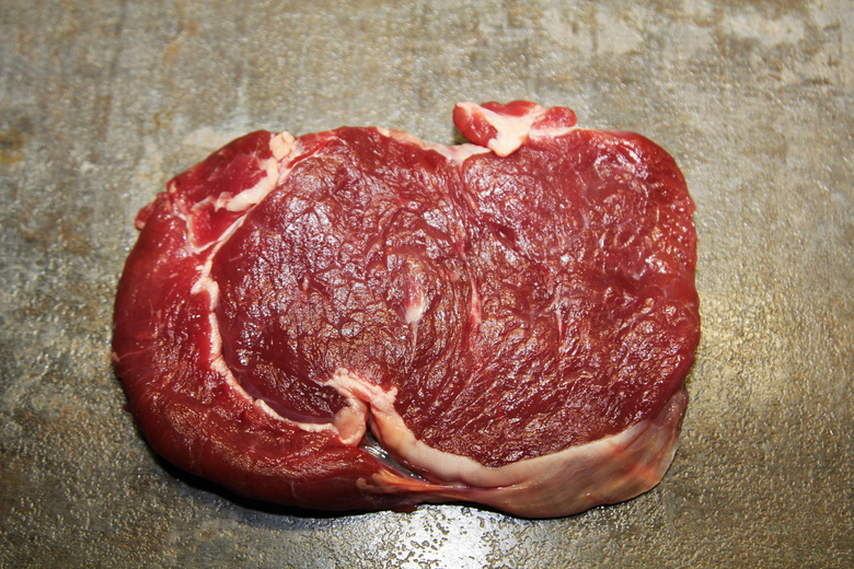 一块新鲜牛肉图片